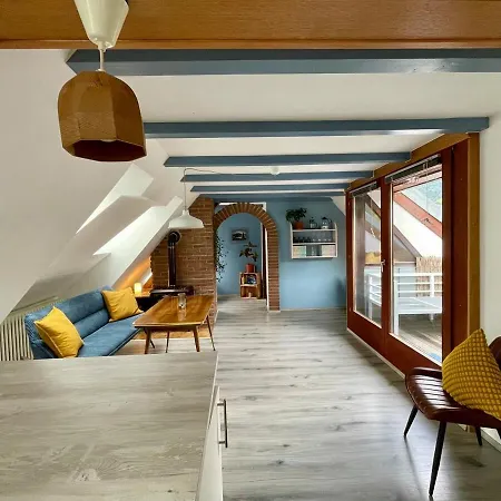 Gruener Wohnen Im Alten Schulhaus تودتناو