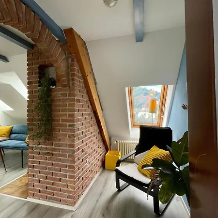 Gruener Wohnen Im Alten Schulhaus * 托特瑙