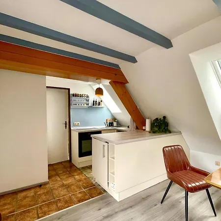 Gruener Wohnen Im Alten Schulhaus * تودتناو