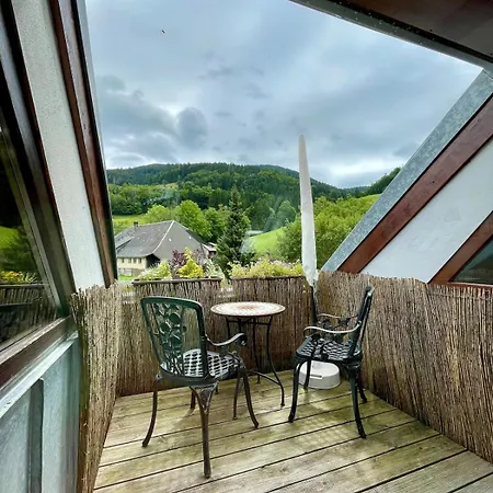 Gruener Wohnen Im Alten Schulhaus شقة