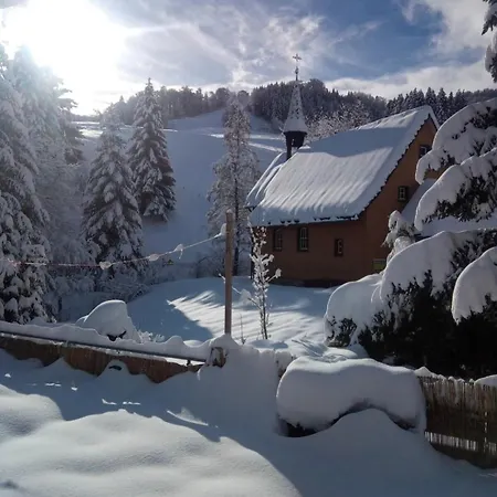 Gruener Wohnen Im Alten Schulhaus تودتناو
