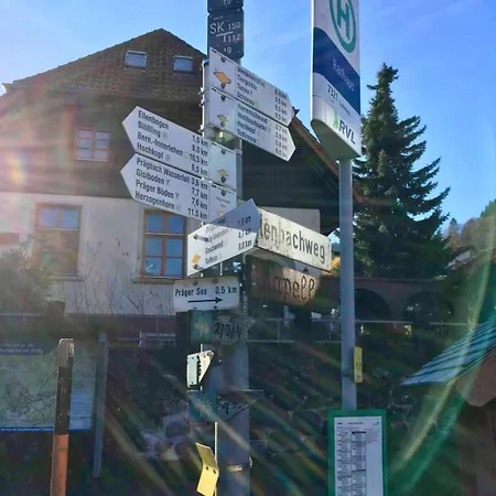 شقة Gruener Wohnen Im Alten Schulhaus تودتناو