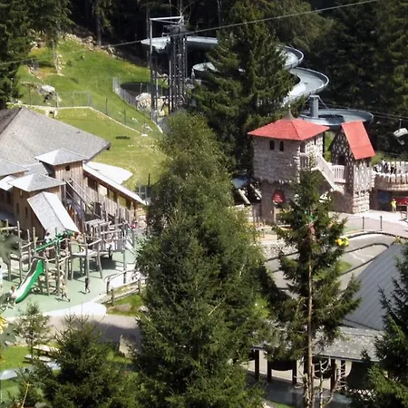 Gruener Wohnen Im Alten Schulhaus